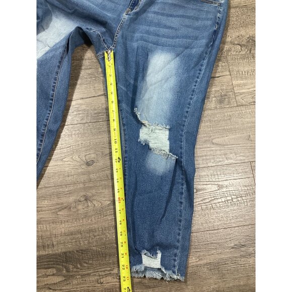 Shein Curve 3XL Ripped Distressed Capri Jeans Womens Blue Denim Strachey Fit New - Picture 5 of 9
